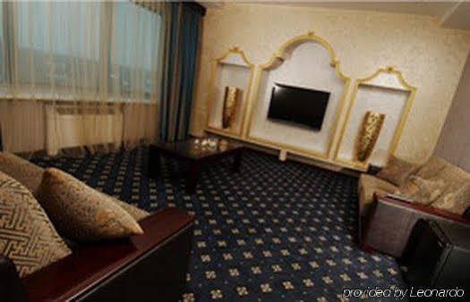 Royal Palace Hotel Almaty Exterior foto